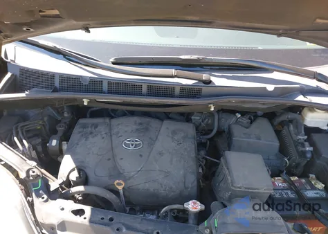 2017 Toyota Sienna Xle Premium 8 Passenger z USA, uszkodzony, nr VIN 5TDYZ3DCXHS845459